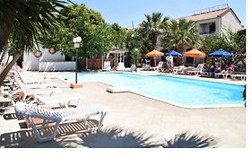 Miranta Hotel - Apartments & Studios
